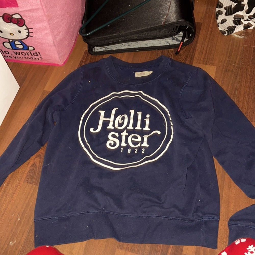 Holister small crewneck navy blue
